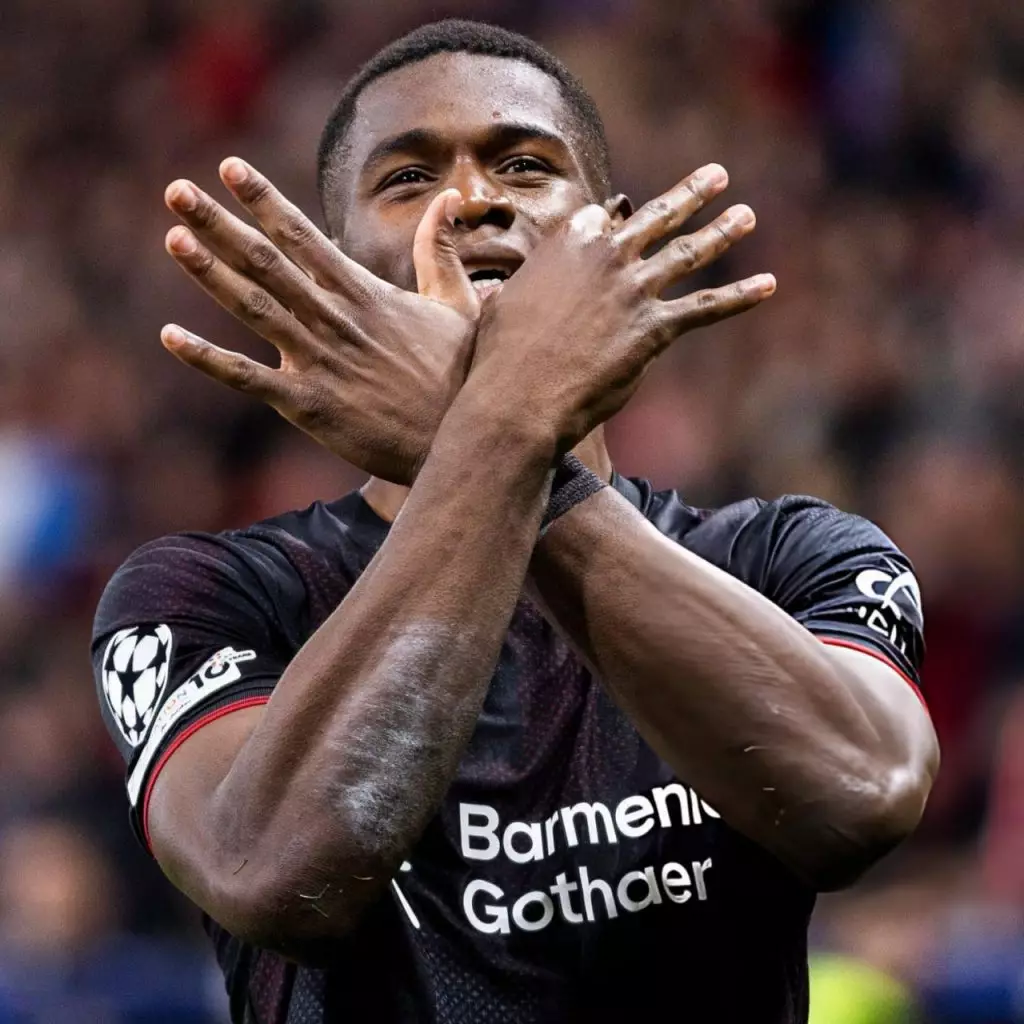 Kofane célébrant un but sous le maillot de Leverkusen BayArena Bundesliga 2026