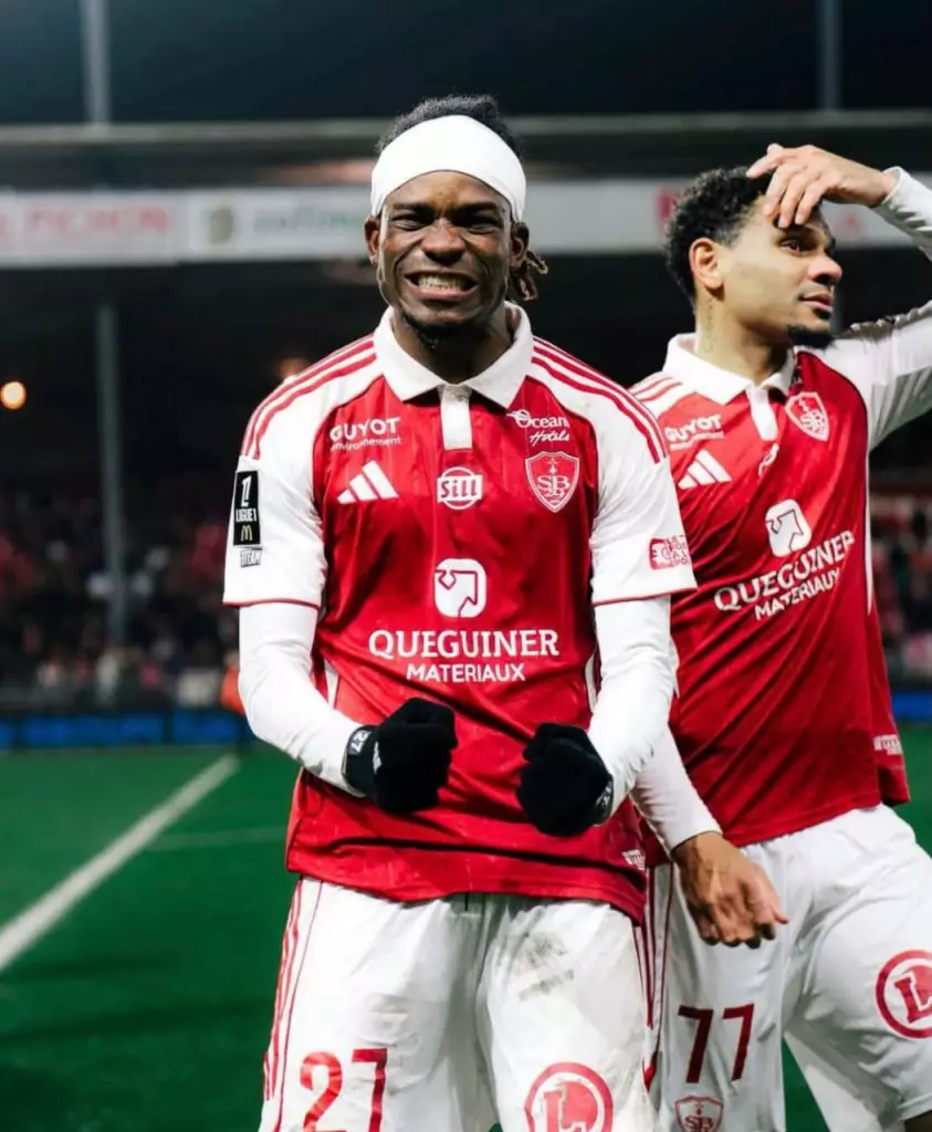 Daouda Guindo latéral gauche Stade Brestois Mali action Ligue 1 2025-26
