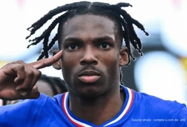 De 70 à 40 millions : l'Eintracht Francfort baisse le rideau et ouvre la porte à Arsenal pour Jean-Mattéo Bahoya