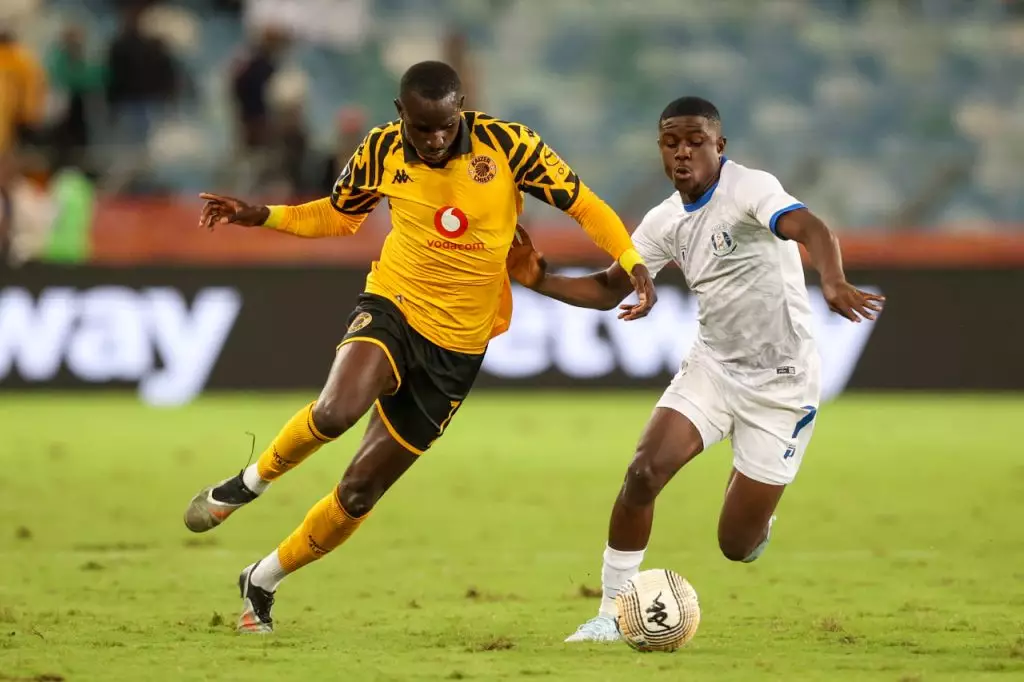 La légende de Kaizer Chiefs Morgan Gould affronte le Toyota Fortuner Challenge en Western Cape. Rafting, missions nocturnes. Sur african-football.com !