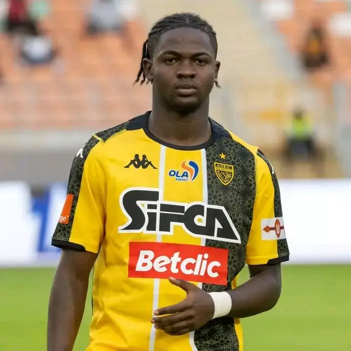 ASEC Mimosas Stade Robert Champroux Abidjan Jaune et Noir

