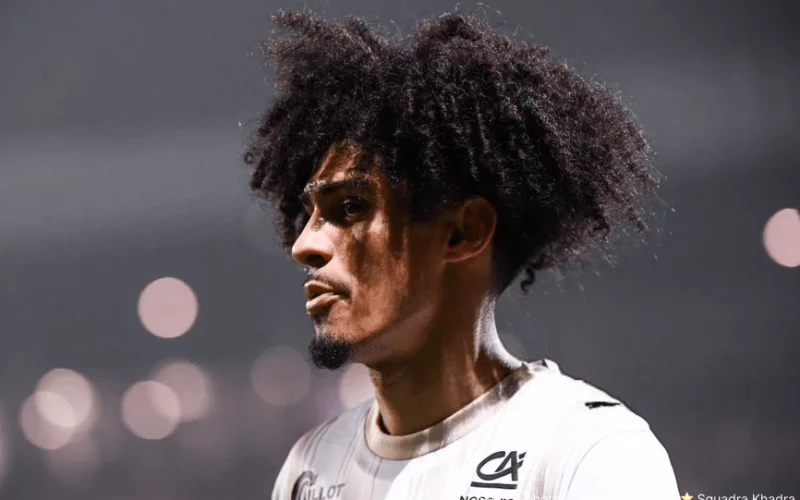 Bataille en vue pour Benhattab, le Paris FC ouvre les discussions