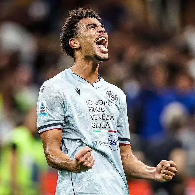 Arthur Atta Udinese en action en Serie A 2025/26 — le franco-béninois de 23 ans convoité par Everton et Napoli au mercato été 2026