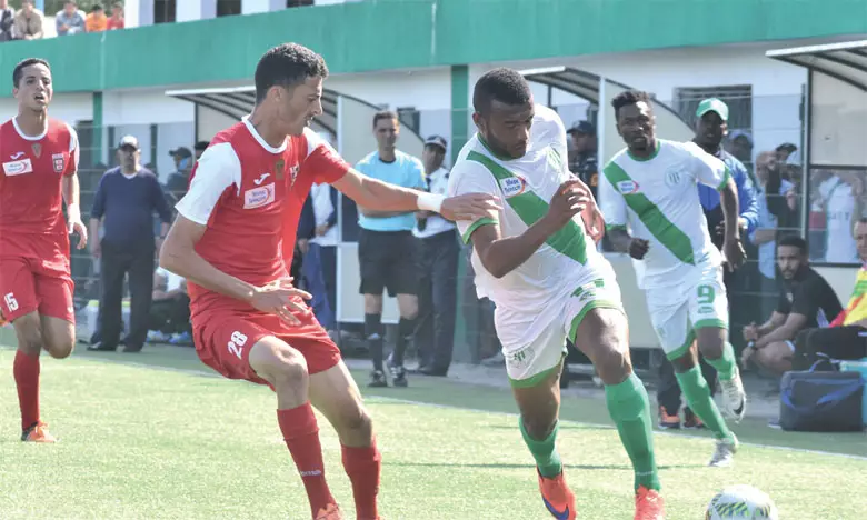 Walid Azarou attaquant marocain d'Ajman Club prolonge son contrat jusqu'en 2028, mai 2026