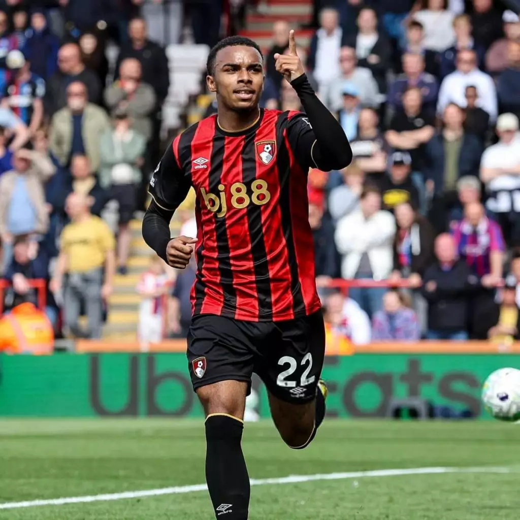 Eli Junior Kroupi attaquant franco-ivoirien de Bournemouth en action en Premier League 2025-2026
