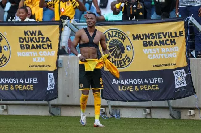 Glody Lilepo ailier Kaizer Chiefs 28 ans né Kinshasa 9 buts rend hommage Kaze Ben Youssef 2026