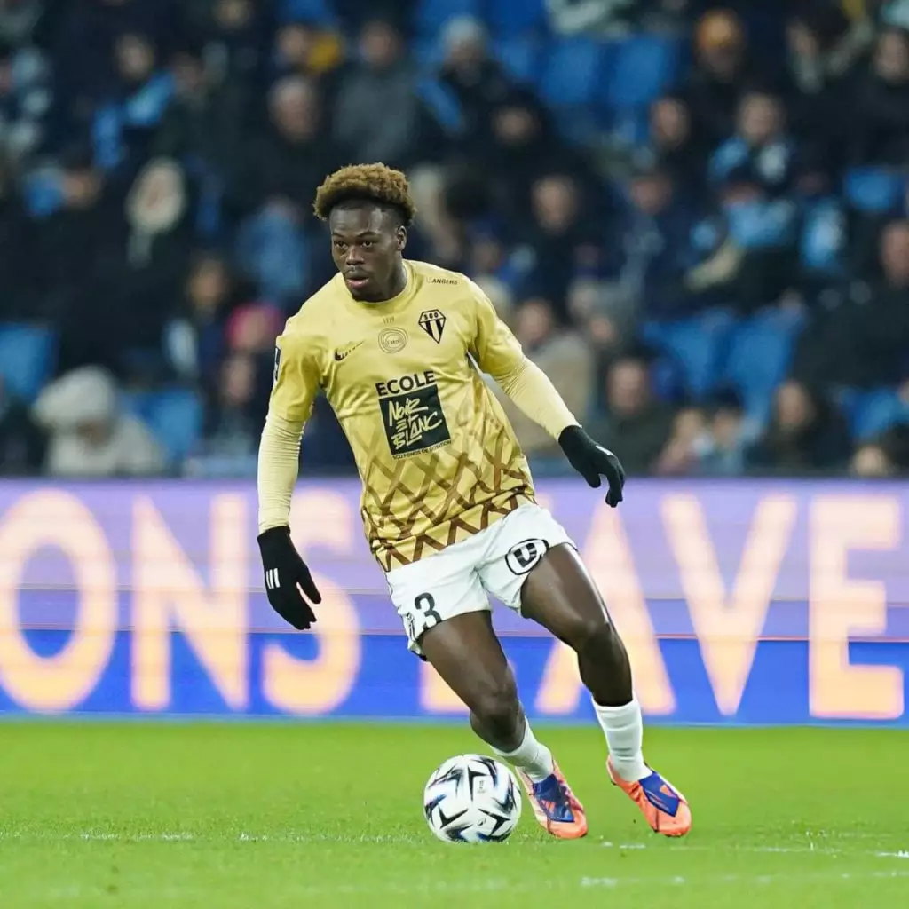 Jacques Ekomié Strasbourg Angers : latéral gabonais évalué 7-10 millions d'euros, sept clubs en lice 2026