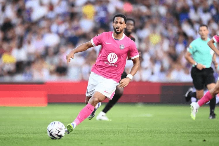 Frank Magri attaquant franco-camerounais Toulouse FC, ciblé par NYCFC Schalke 04 mercato juin 2026
