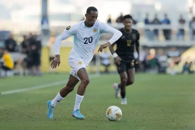 Joshua Brenet sous le maillot de Curaçao, 12 sélections latéral droit Mondial 2026
