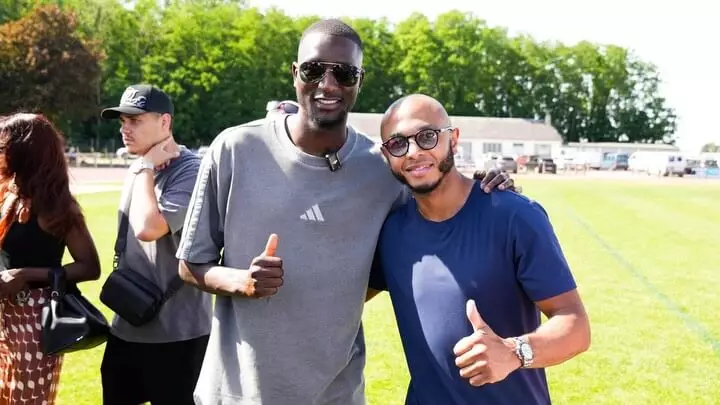 Serhou Guirassy attaquant Dortmund 22 buts 46 matchs 2025/26 né Arles ciblé Fenerbahçe élection 2026